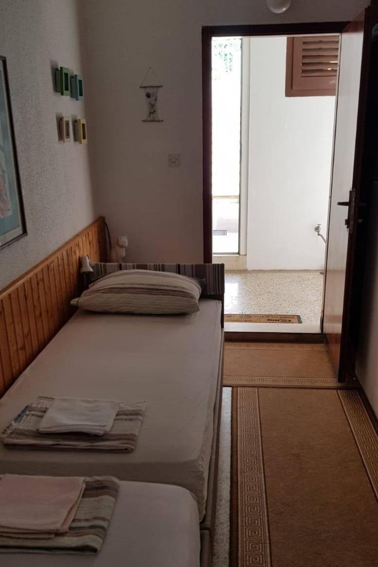 Apartments By The Sea Pisak, Omis - 1018 Quarto foto